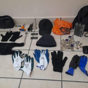 Pillan a cinco jóvenes haciendo un butrón para robar en un local del centro comercial Zoco Europa