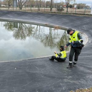 Un hombre y sus dos perros son rescatados tras quedar atrapados en una alberca en Fuensalida
