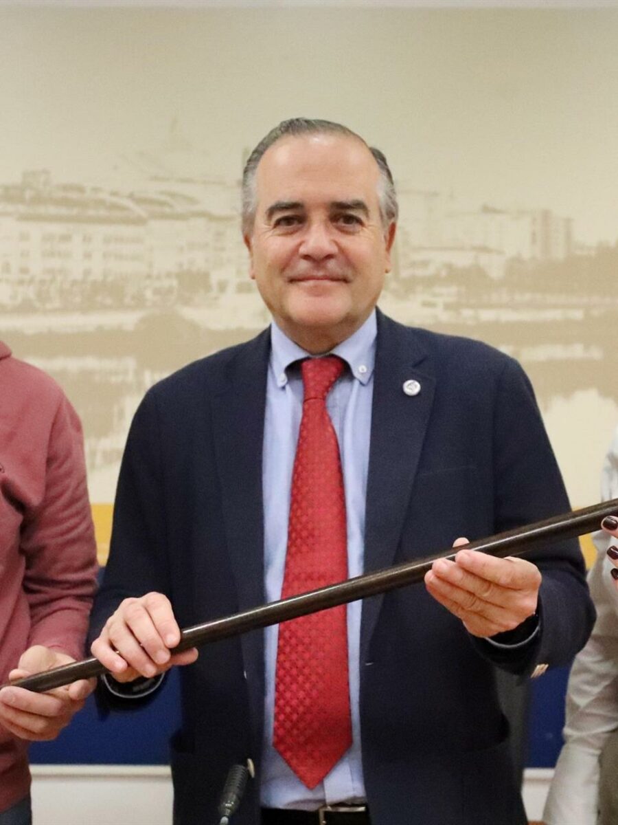 El ceramista Alberto Acosta gana su sexto Bastón de Mondas en Talavera de la Reina