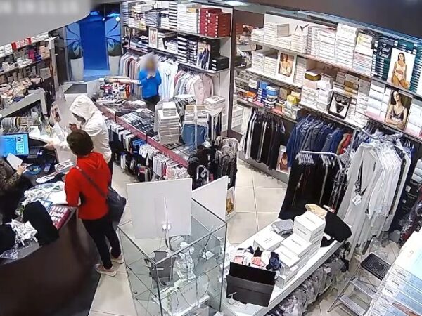 Detienen a un varón tras atracar un comercio en Fuensalida con un cuchillo y agredir a la dependienta con un spray