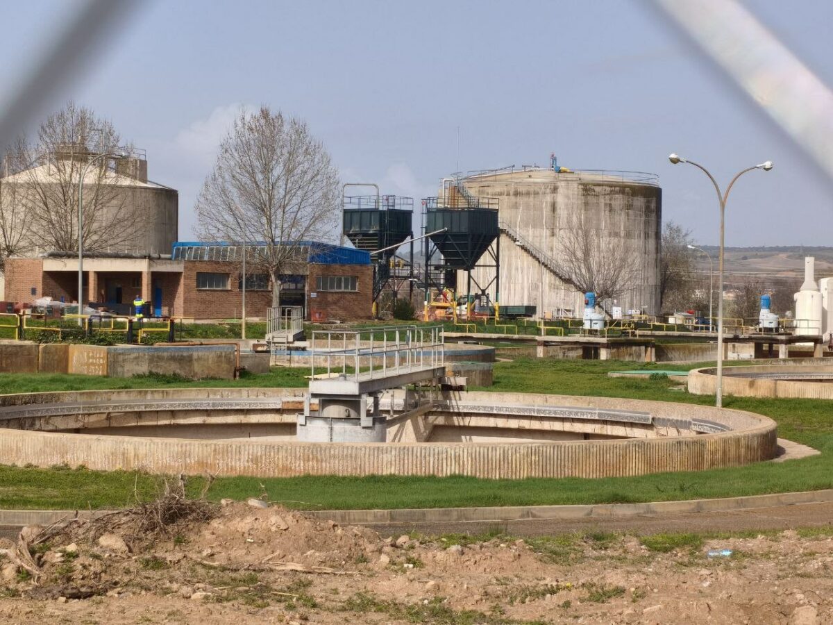Las obras en la depuradora del Polígono se extenderán hasta otoño con una inversión de 3 millones