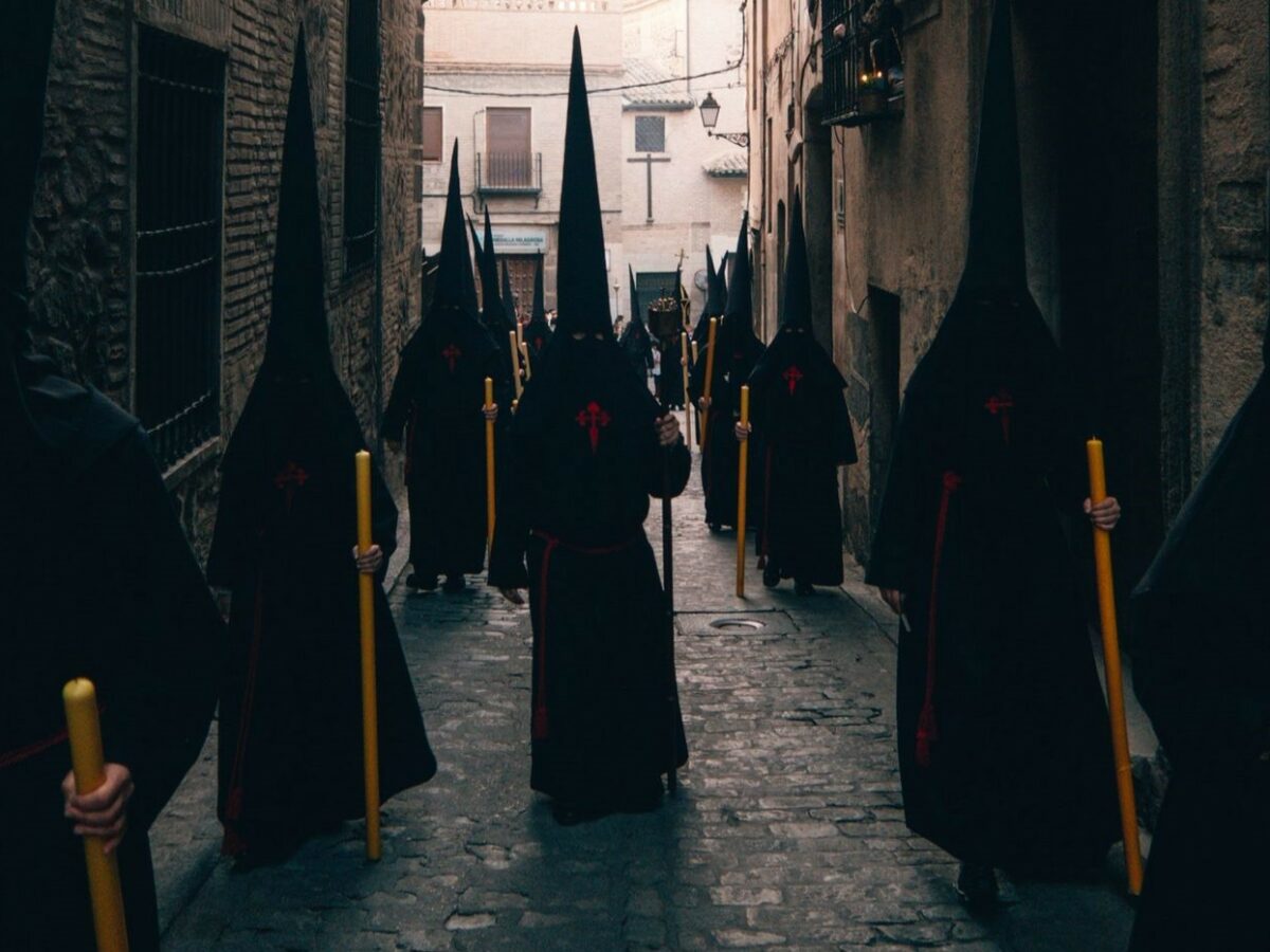 El conteo de Toledo Sacro cifra que los penitentes de las procesiones de Semana Santa no alcanzan el 3% de la población