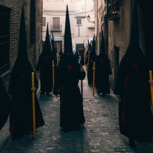 El conteo de Toledo Sacro cifra que los penitentes de las procesiones de Semana Santa no alcanzan el 3% de la población