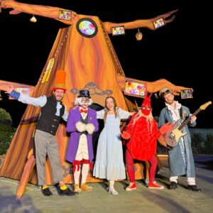 Alicia abre el libro y el teatro entero vuelve a leer