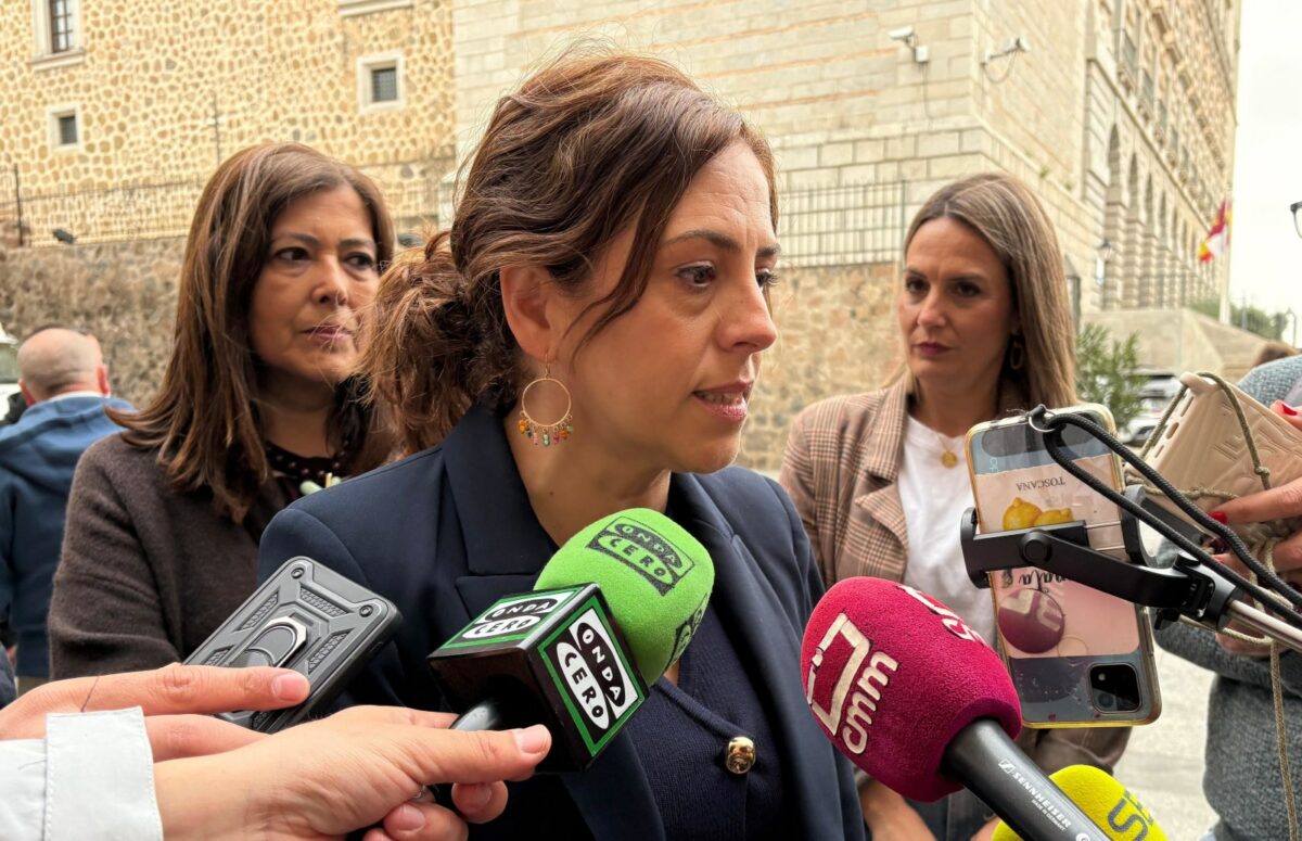 "La penitencia del calvario" con la tarjeta del bus o el "¡cuidado, bache!" en las procesiones, reproches del PSOE tras la Semana Santa