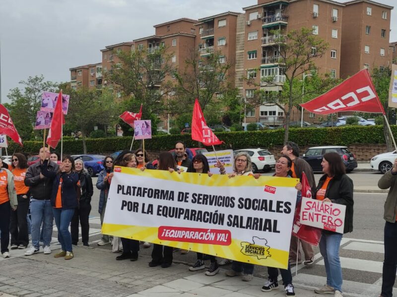 Profesionales de los servicios sociales de Castilla-La Mancha exigen equiparación salarial: hay diferencias de "hasta el 40%"
