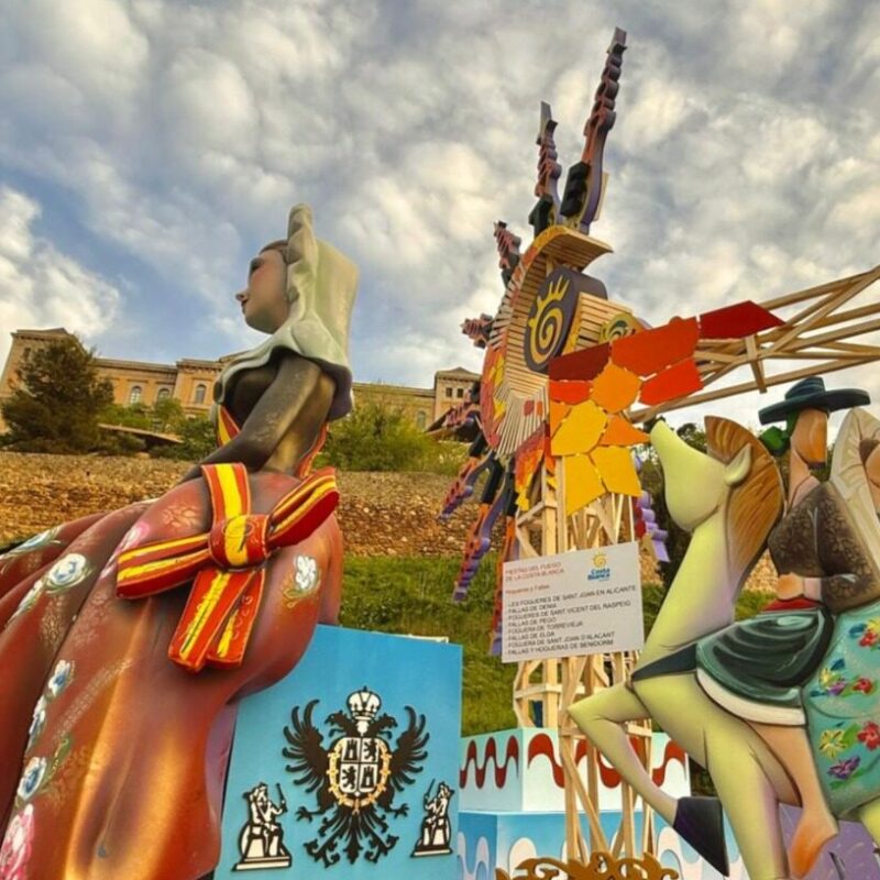 Toledo recupera la mascletá 16 años después del 'decapitamiento' de un ángel de la Catedral