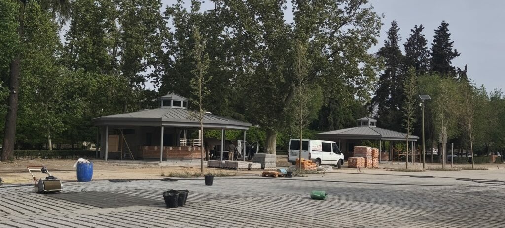Los quioscos de la Vega ya tienen futuros dueños: la mítica churrería Catalino salva su puesto por los pelos