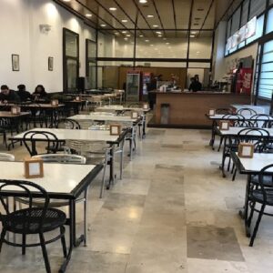 La crítica viral por la deriva de una cafetería universitaria de Toledo: "Es un espacio estudiantil, no un plató turístico"