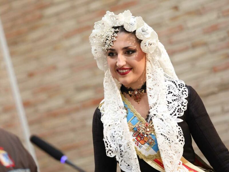 Toledo celebra sus primeras hogueras de San Juan al estilo alicantino