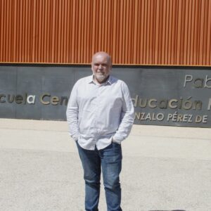 IU ve "inconcebible" que haya goteras en el renovado pabellón de la Escuela de Gimnasia: "La obra costó casi cuatro millones"