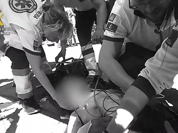 Un joven de 18 años sufre un accidente de tráfico en Yuncler y la Guardia Civil le salva la vida