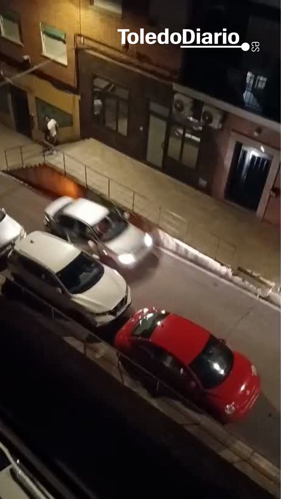 Un conductor siembra el caos en Santa Bárbara y arrasa con varios vehículos estacionados