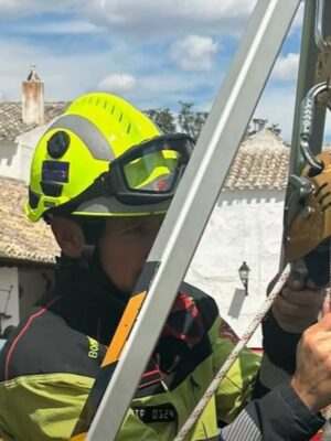 El niño rescatado en Turleque recibe el alta mientras el SEPRONA investiga la legalidad del pozo