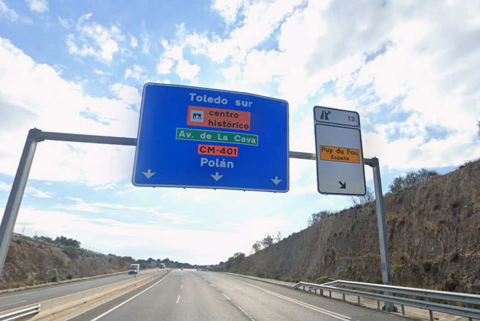 El concejal de Movilidad ve "asombroso" que Vox pida buses a Puy du Fou por el medio ambiente tras rechazar la ZBE