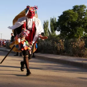 Máscaras, alaridos y ritual: la ancestral fiesta de Camuñas que aspira a ser Patrimonio de la Humanidad