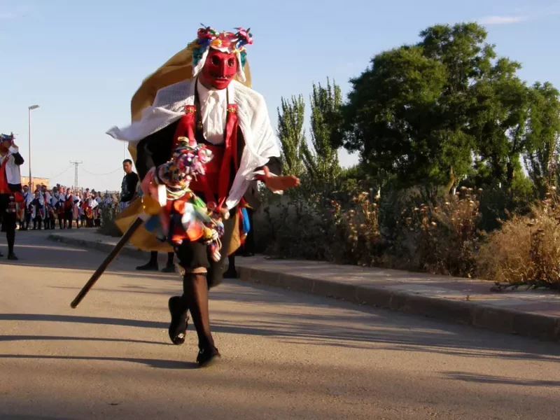 Máscaras, alaridos y ritual: la ancestral fiesta de Camuñas que aspira a ser Patrimonio de la Humanidad