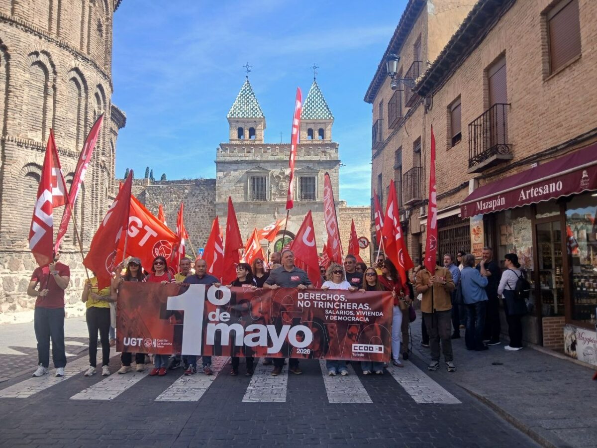 Cerca de un millar de personas defienden en Toledo los derechos humanos por el Primero de Mayo