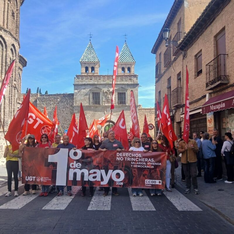 Cerca de un millar de personas defienden en Toledo los derechos humanos por el Primero de Mayo