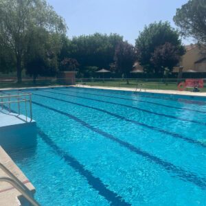 Gamonal denuncia que Talavera les deja sin socorristas para la piscina y valora no abrirla este verano