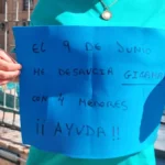 Vecinos con problemas de vivienda piden la mediación de la ministra a las puertas de un acto en Toledo
