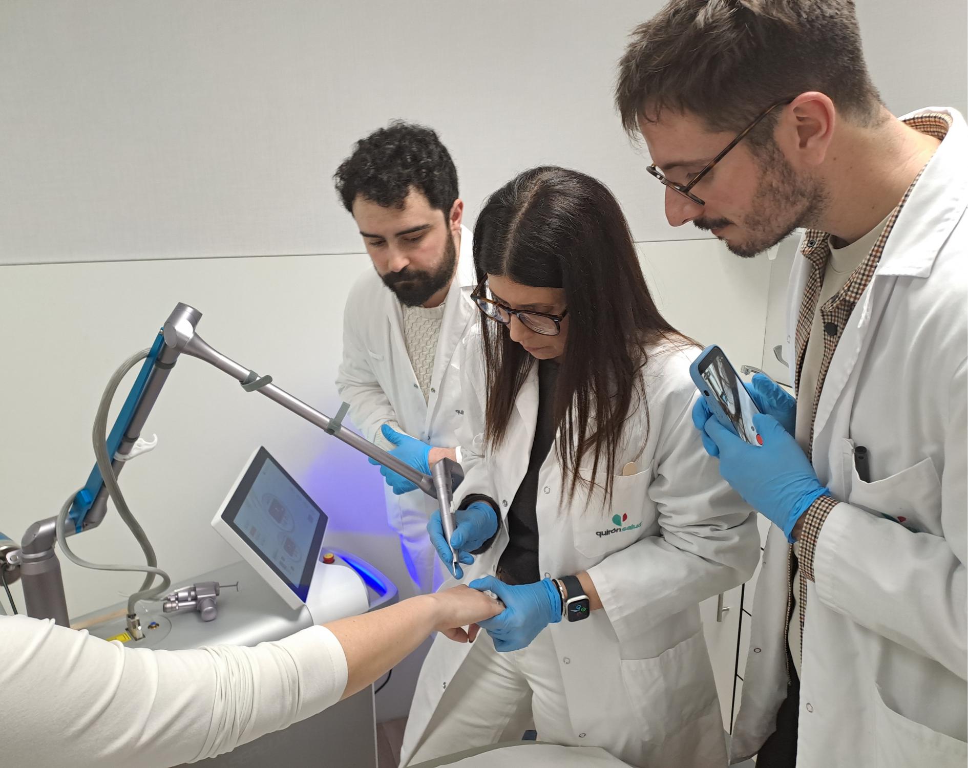 Quirónsalud Toledo apuesta por el tratamiento de problemas de salud íntima femenina e incorpora un láser especializado