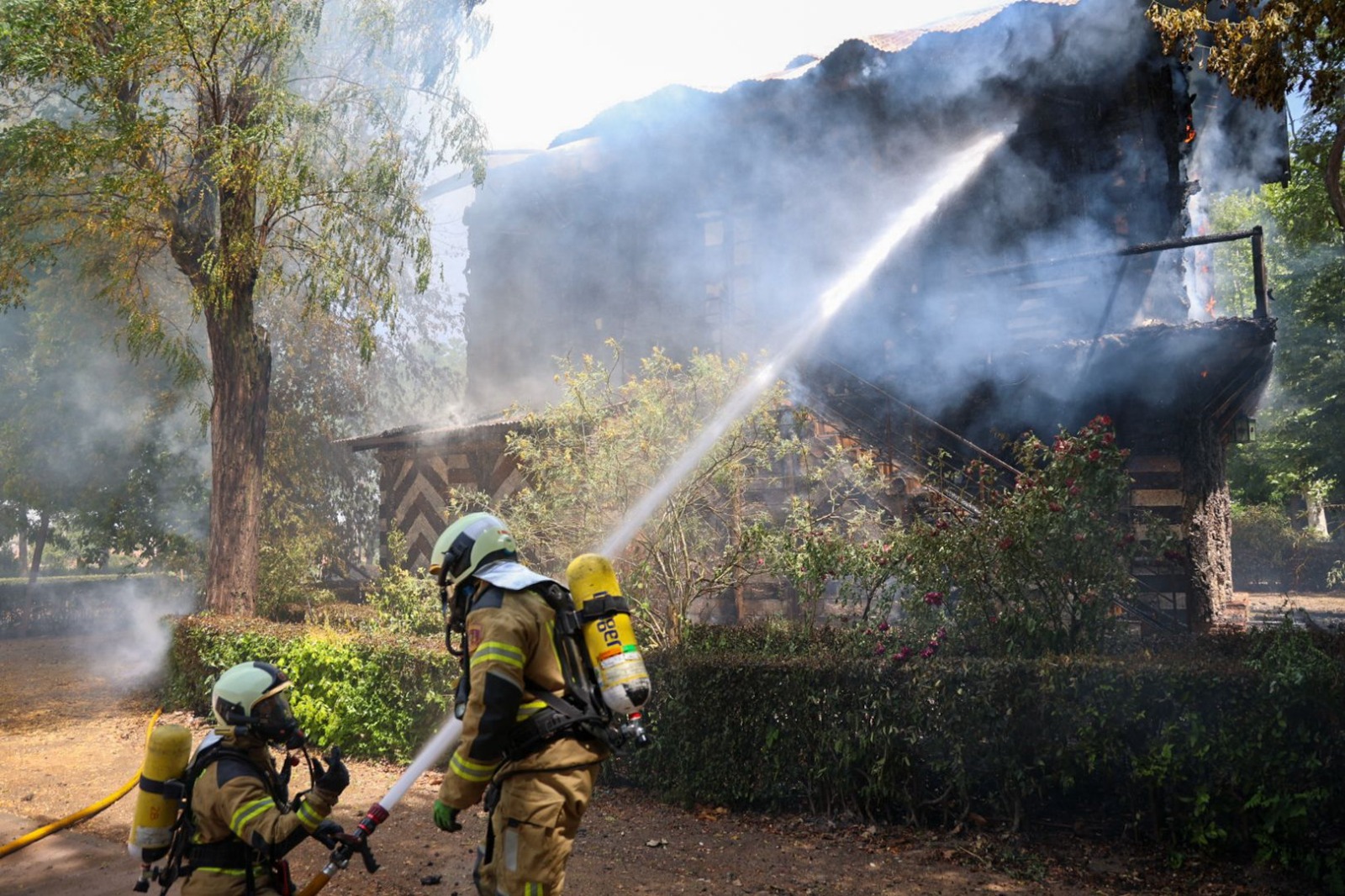 IU pide explicaciones sobre la presencia de operarios del Plan de Empleo en el incendio de la Casa de Corcho