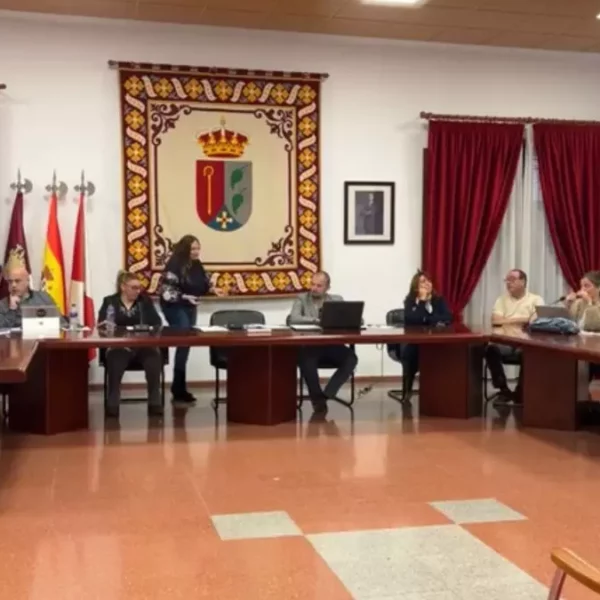El Gobierno de PP y Vox en Camarena se queda en minoría tras el paso de un edil 'popular' a no adscrito