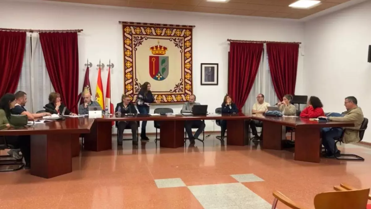 El Gobierno de PP y Vox en Camarena se queda en minoría tras el paso de un edil 'popular' a no adscrito