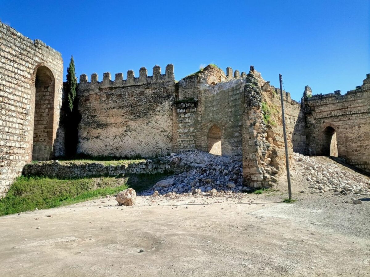 Escalona iniciará en los próximos días el desescombro de la torre albarrana derrumbada