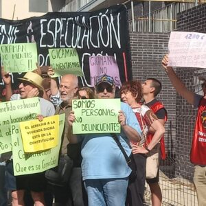 Protesta en Toledo contra los desahucios en Río Yedra y la política de vivienda: "Es imposible encontrar un alquiler digno"