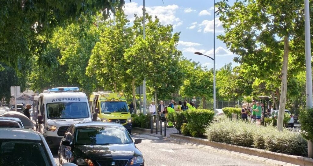 Atropellan a una niña cuando cruzaba un paso de peatones el Paseo de la Rosa