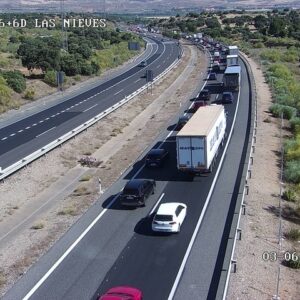 Retenciones en la bajada de las Nieves en la A-42, que tiene un carril cortado por obras