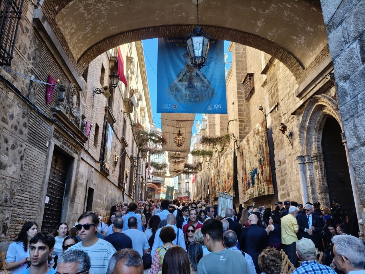 El desfile de Gigantones y la Tarasca y la procesión del Corpus Christi de Toledo, en imágenes
