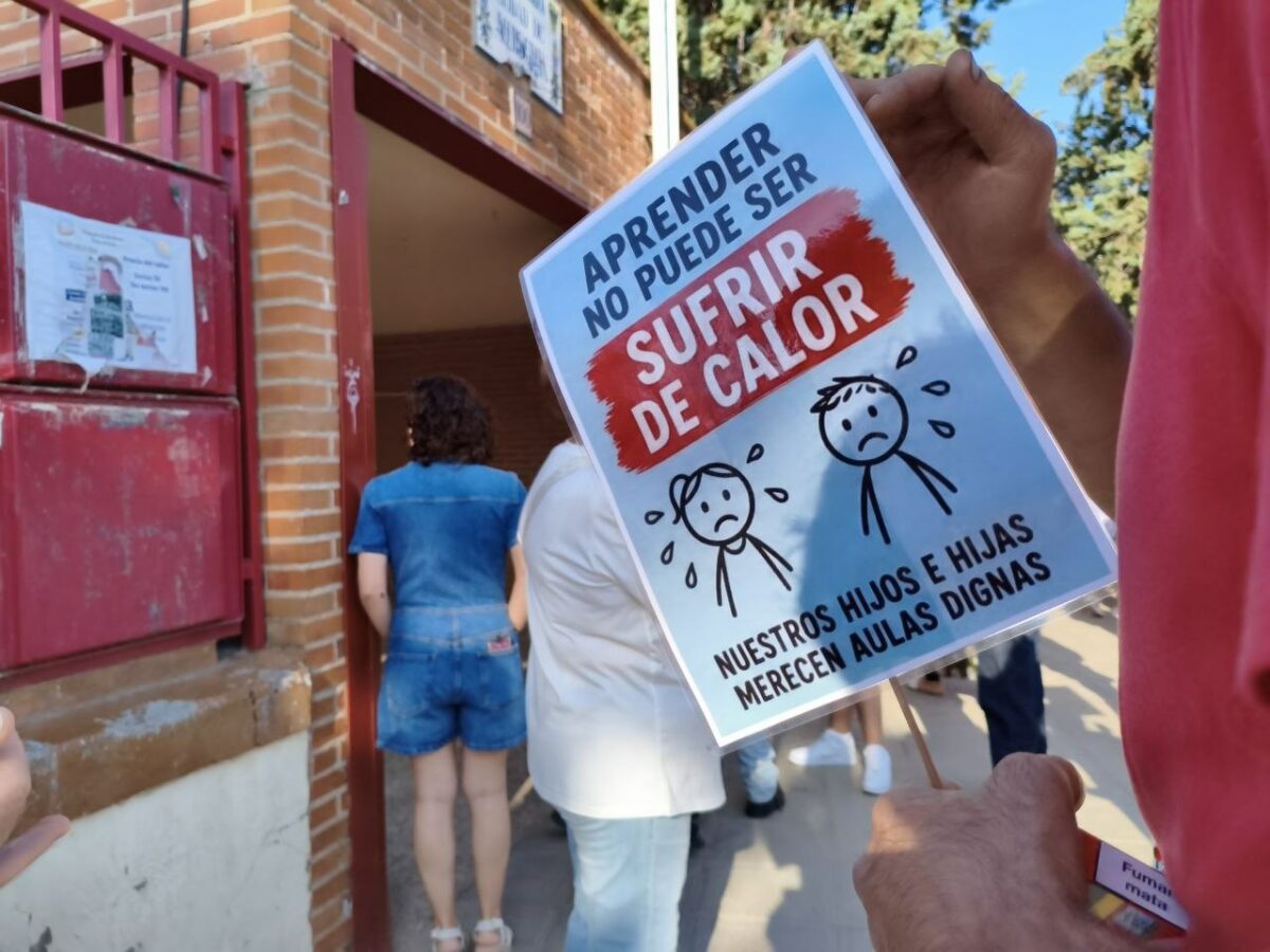 El curso escolar arranca en Toledo con nuevas protestas de las familias por la climatización de los colegios