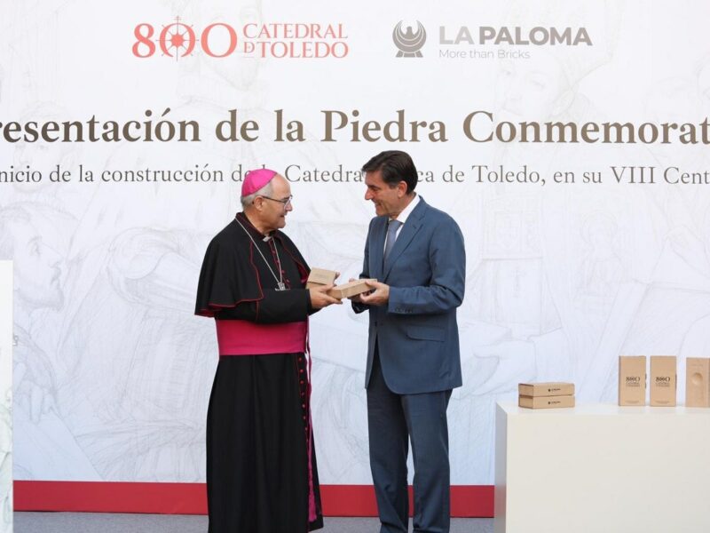 La Catedral repartirá 11.000 réplicas de su primera piedra para conmemorar el VIII Centenario