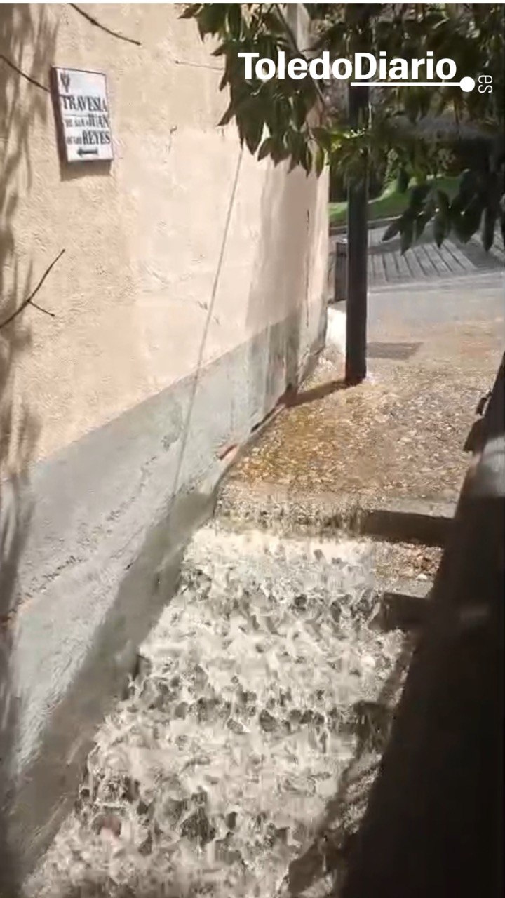 Una avería en una conducción principal provoca un corte de agua en el Casco de Toledo