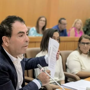 Talavera aprueba poner la bandera LGTBI en el Ayuntamiento tras salir adelante una moción del PSOE con la abstención del PP