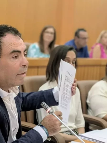 Talavera aprueba poner la bandera LGTBI en el Ayuntamiento tras salir adelante una moción del PSOE con la abstención del PP