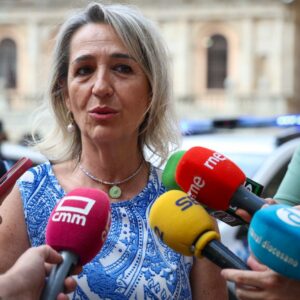 Cañizares reprocha que se filtren WhatsApp y lamenta que el alcalde no la llamase por el tema de la bandera LGTBI
