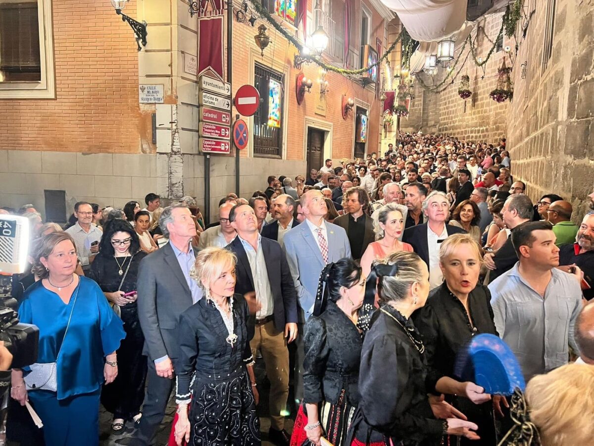 PSOE y Vox abandonan la carrera procesional del Corpus de Toledo con la presencia de Feijóo: "No es un acto electoralista"