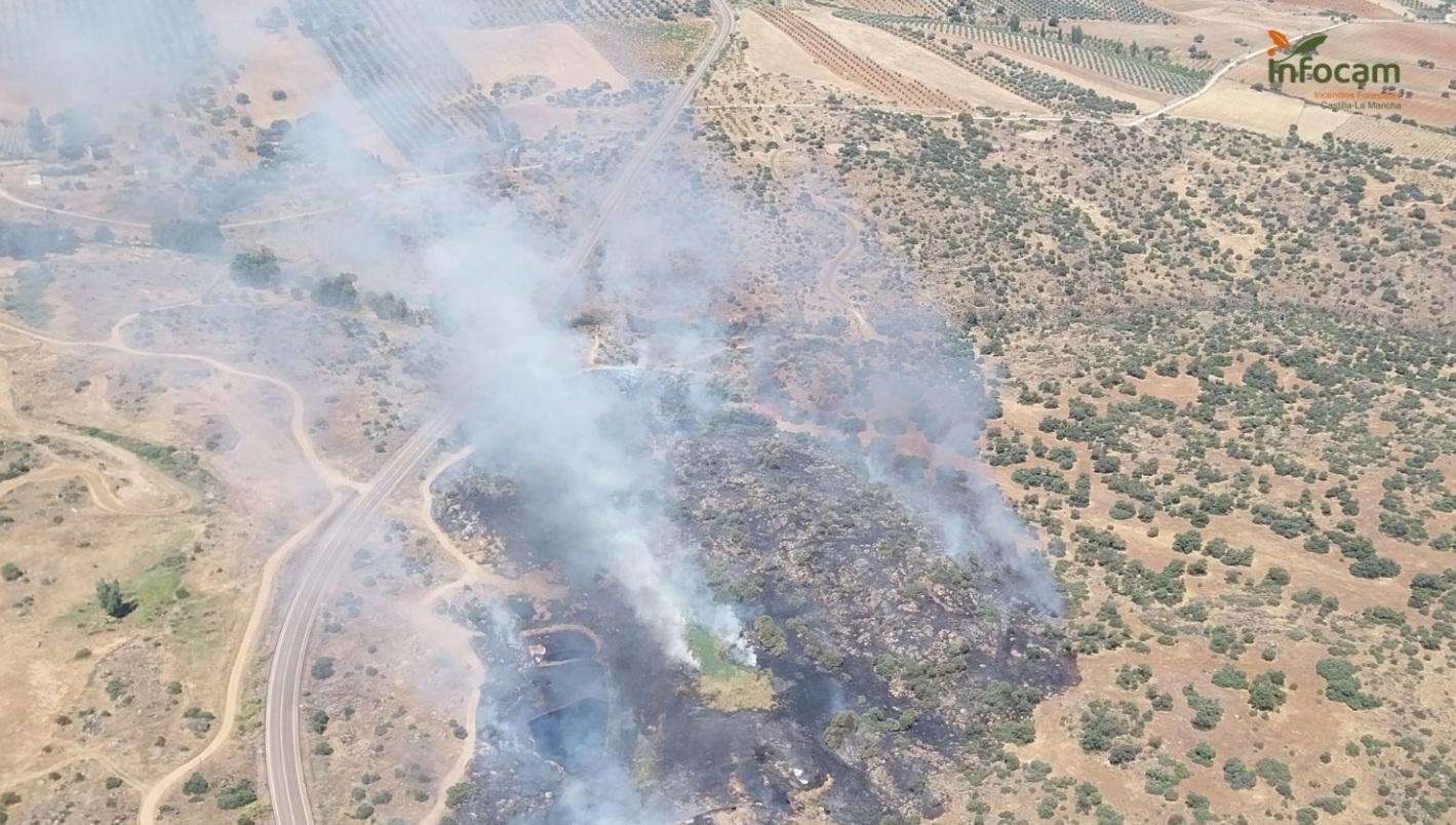 Controlado un incendio forestal en Santa Ana de Pusa