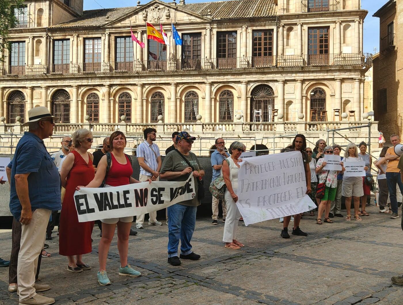 ARBA exige rigor ambiental en una nueva concentración contra las obras en el Valle frente a la defensa municipal del proyecto