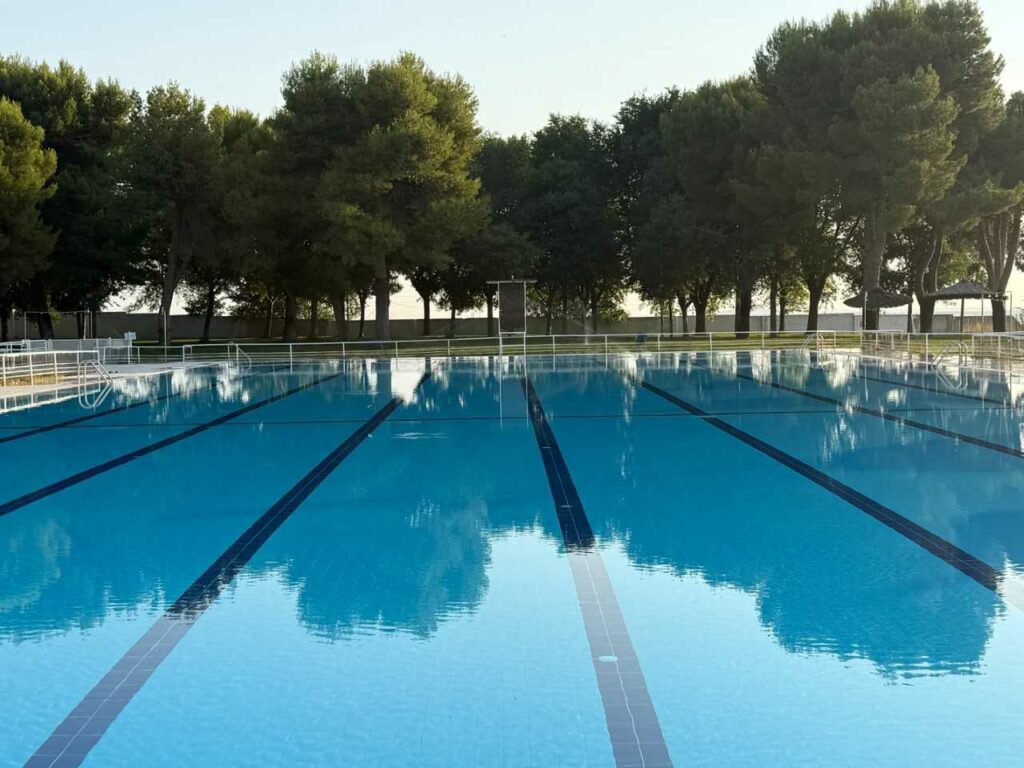 La piscina municipal de Villacañas abre la temporada de baño tras varias mejoras en sus instalaciones