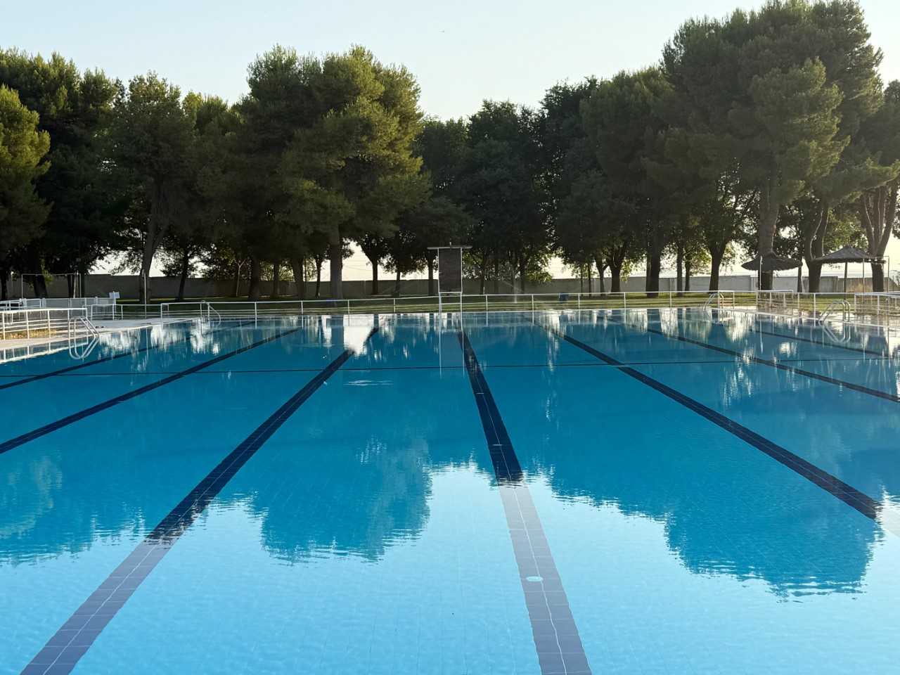 La piscina municipal de Villacañas abre la temporada de baño tras varias mejoras en sus instalaciones
