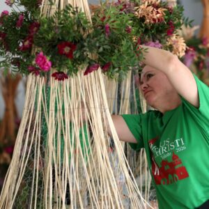 Toledo se engalana para la celebración del Corpus Christi y se convierte en "la capital de la flor"