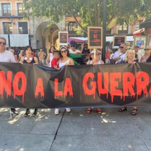 La Plataforma 'No a la Guerra' clama en Toledo contra los conflictos armados activos en los cinco continentes