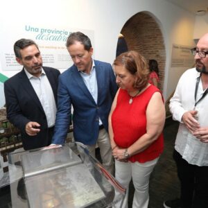 Una pared interactiva, un 'libro mágico' y un tótem digital: así es la nueva Oficina de Turismo de la Diputación