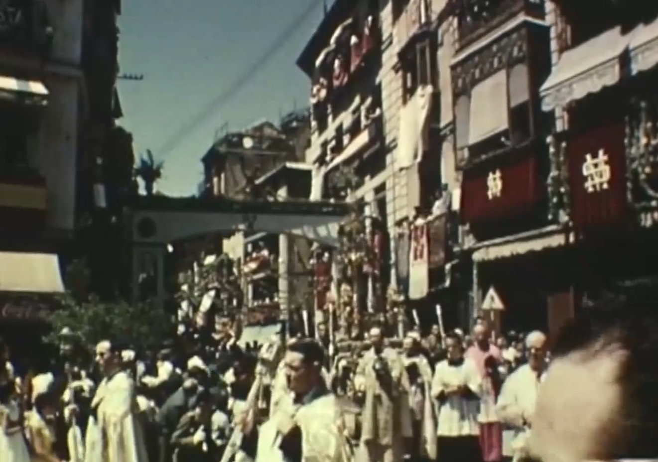 El Alcázar sin reconstruir y la Catedral sin verja: el Corpus de Toledo de 1957, en una filmación a color