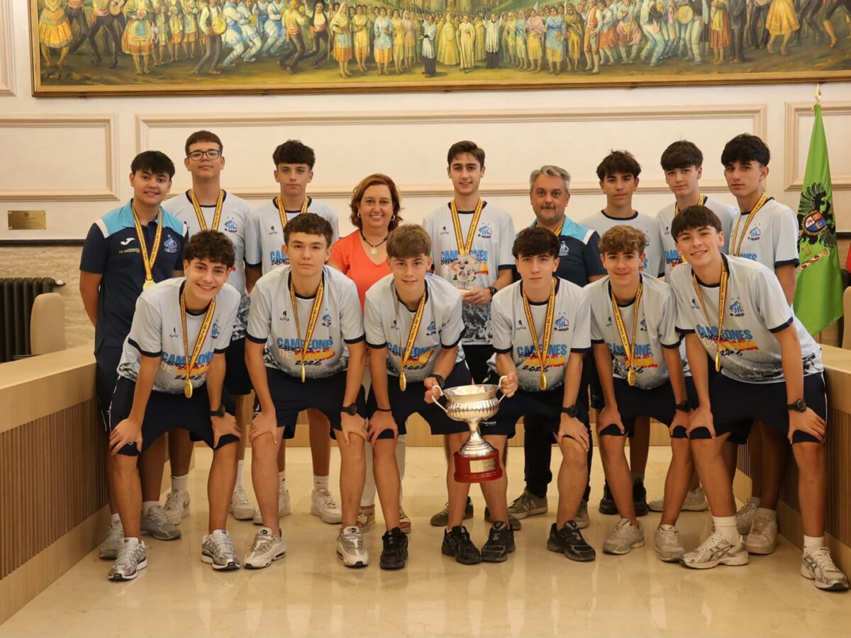 El CD Moprisala recibe el reconocimiento de la Diputación tras conquistar el Campeonato de España sub-16